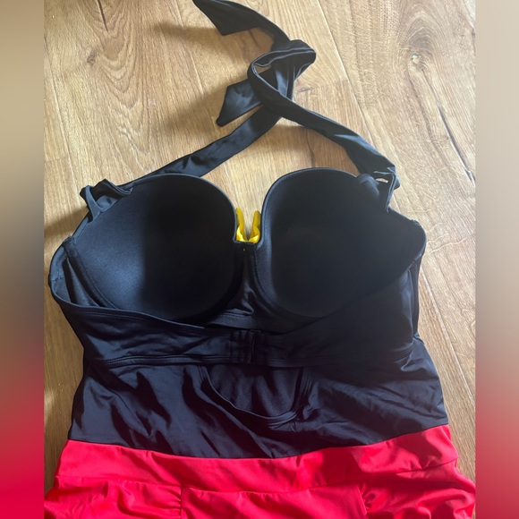 Disney plus size 2 one piece Minnie Mouse swimsuit - Picture 6 of 6